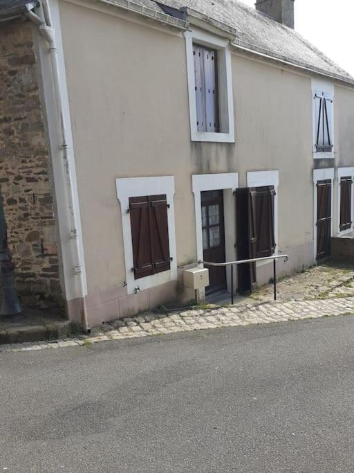 Charming Detached 2 Bedroom Ancient House In Medieval Quarter Of A Small Town In The Pays De La Loire, France Sillé-le-Guillaume Buitenkant foto