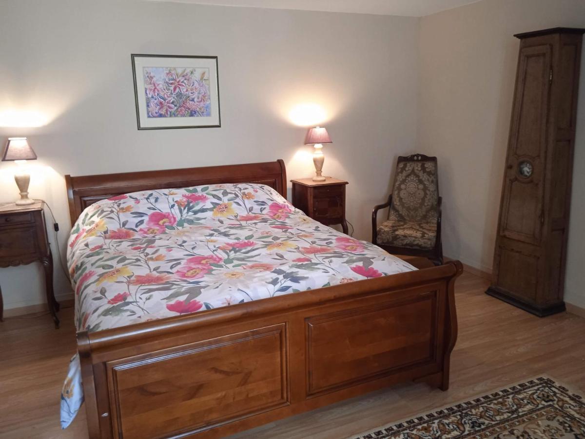 Charming Detached 2 Bedroom Ancient House In Medieval Quarter Of A Small Town In The Pays De La Loire, France Sillé-le-Guillaume Buitenkant foto